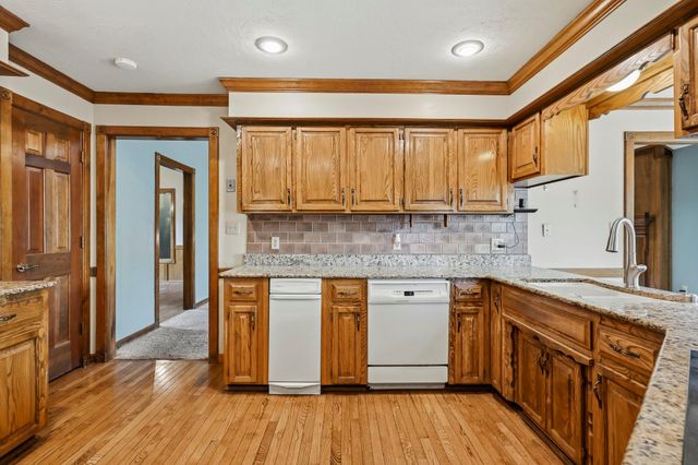 1915 E Canterbury Street, Springfield, MO 65804
