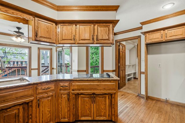 1915 E Canterbury Street, Springfield, MO 65804