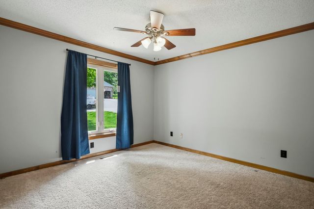 1915 E Canterbury Street, Springfield, MO 65804