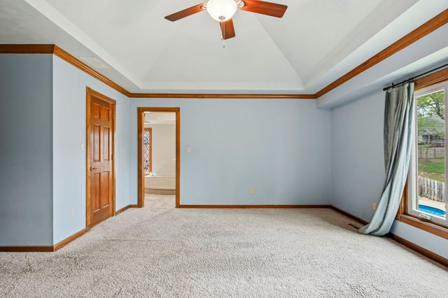 1915 E Canterbury Street, Springfield, MO 65804