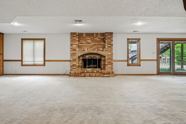1915 E Canterbury Street, Springfield, MO 65804