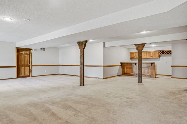 1915 E Canterbury Street, Springfield, MO 65804