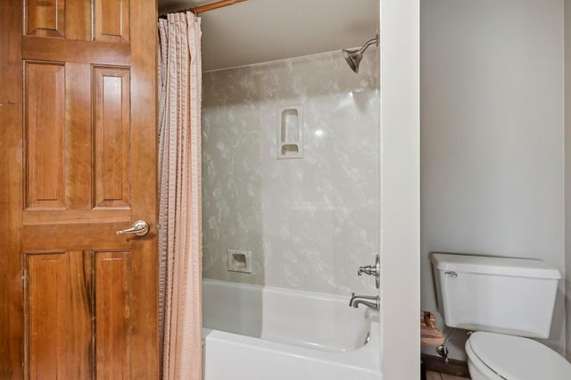 1915 E Canterbury Street, Springfield, MO 65804
