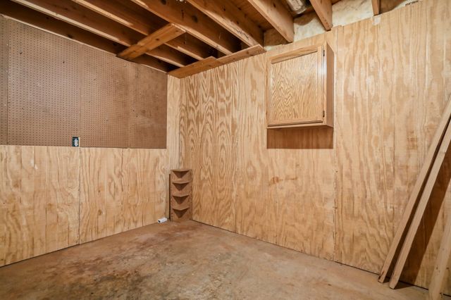 1915 E Canterbury Street, Springfield, MO 65804