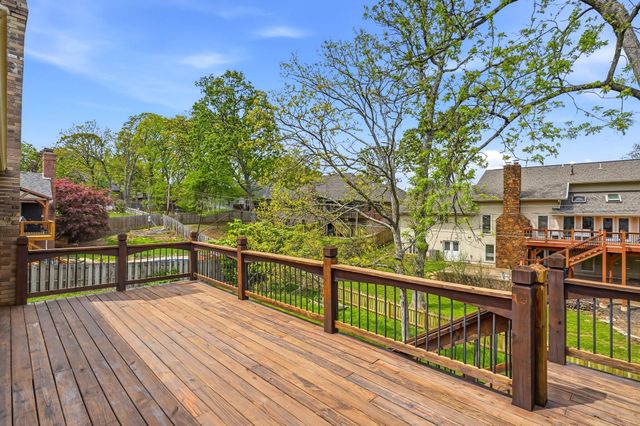 1915 E Canterbury Street, Springfield, MO 65804
