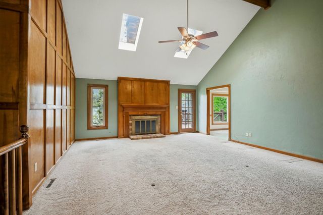 1915 E Canterbury Street, Springfield, MO 65804