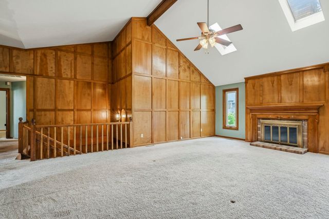 1915 E Canterbury Street, Springfield, MO 65804