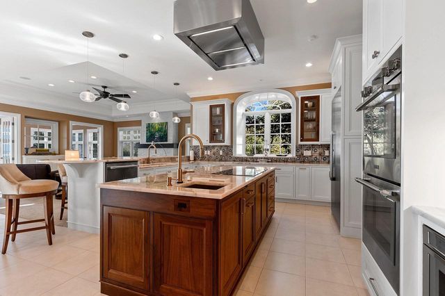 3555 NICOLET DRIVE, Green Bay, WI 54311