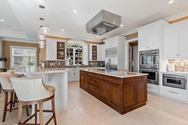 3555 NICOLET DRIVE, Green Bay, WI 54311