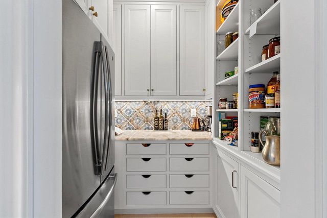 3555 NICOLET DRIVE, Green Bay, WI 54311