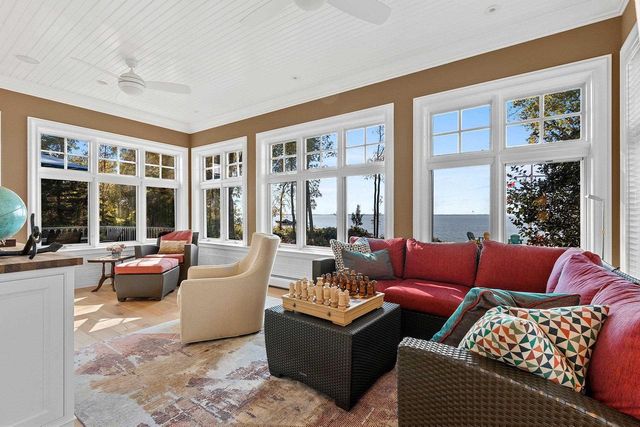 3555 NICOLET DRIVE, Green Bay, WI 54311