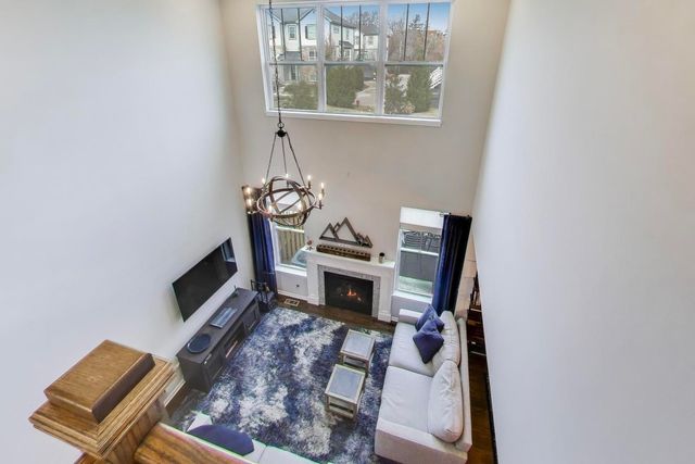 3223 N Heritage Lane, Arlington Heights, IL 60004