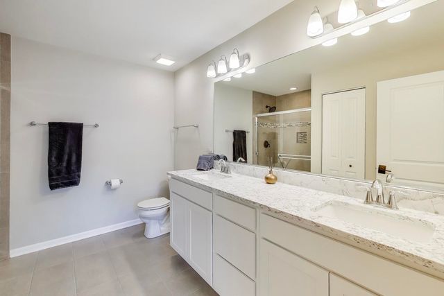 3223 N Heritage Lane, Arlington Heights, IL 60004