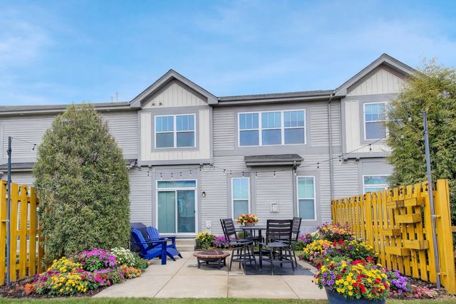 3223 N Heritage Lane, Arlington Heights, IL 60004