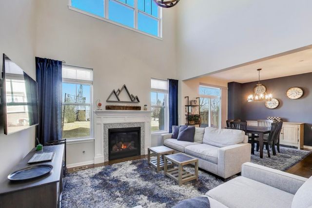 3223 N Heritage Lane, Arlington Heights, IL 60004