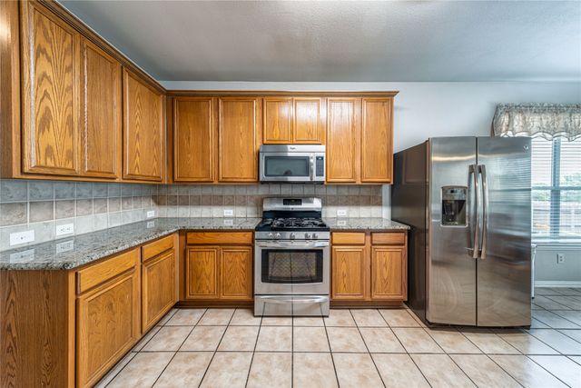 3202 Silver Point Court, Mansfield, TX 76063