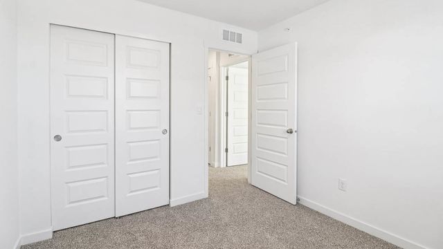 2044 Yellowstone Boulevard, Mundelein, IL 60060