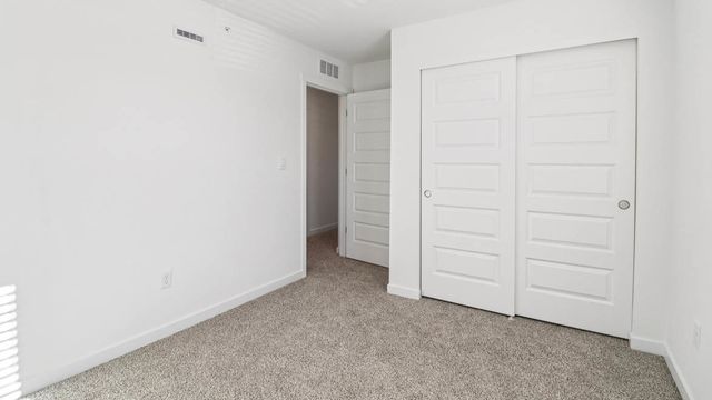 2044 Yellowstone Boulevard, Mundelein, IL 60060