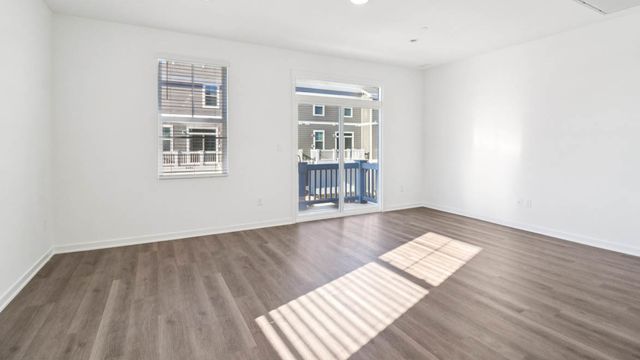 2044 Yellowstone Boulevard, Mundelein, IL 60060