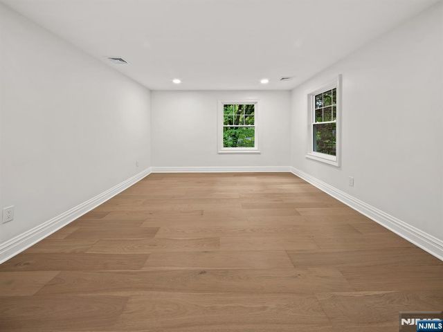 72 Fremont Avenue, Park Ridge, NJ 07656