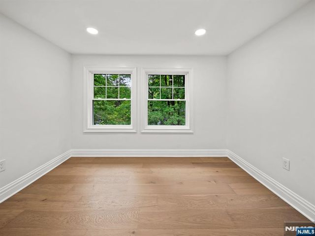 72 Fremont Avenue, Park Ridge, NJ 07656