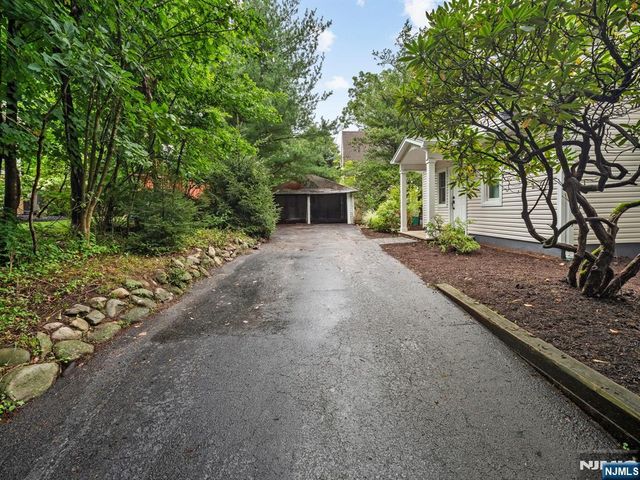 72 Fremont Avenue, Park Ridge, NJ 07656