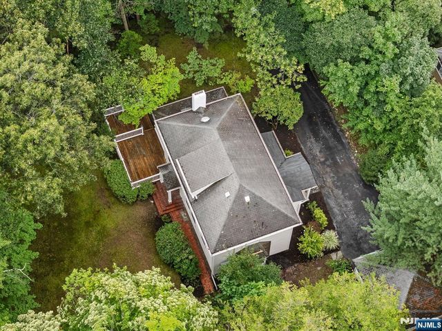 72 Fremont Avenue, Park Ridge, NJ 07656