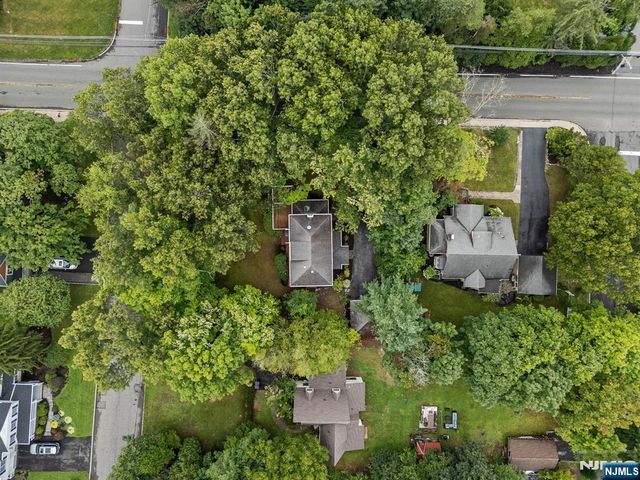 72 Fremont Avenue, Park Ridge, NJ 07656