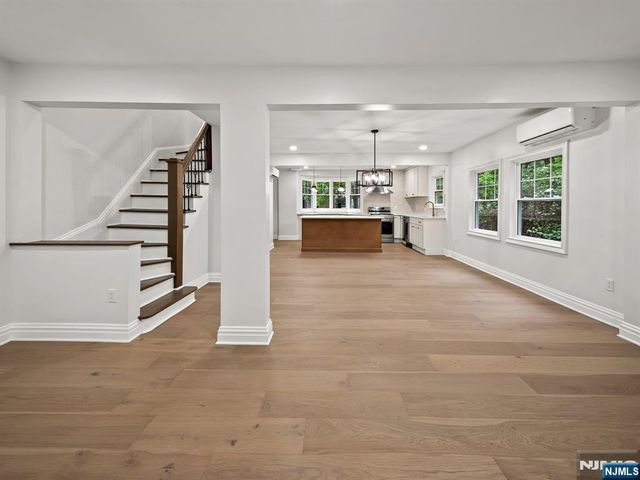 72 Fremont Avenue, Park Ridge, NJ 07656