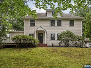 72 Fremont Avenue, Park Ridge, NJ 07656