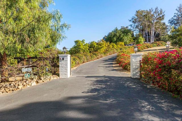 2825 Vista Del Rio, Fallbrook, CA 92028