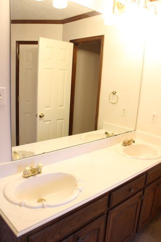 318 Creekview Circle, Crandall, TX 75114