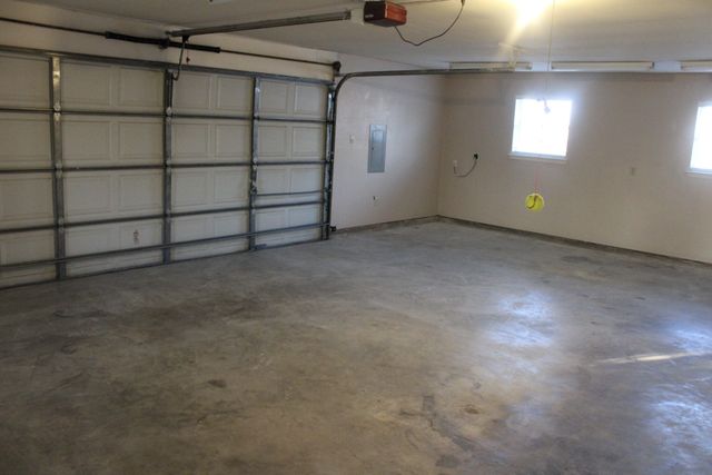 318 Creekview Circle, Crandall, TX 75114