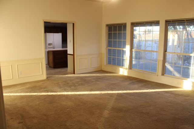 318 Creekview Circle, Crandall, TX 75114