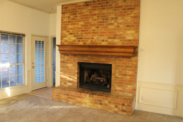 318 Creekview Circle, Crandall, TX 75114