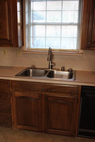 318 Creekview Circle, Crandall, TX 75114