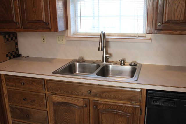 318 Creekview Circle, Crandall, TX 75114