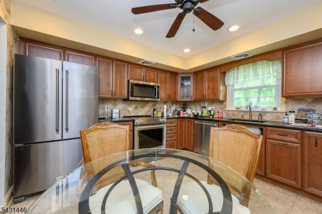 1 Ash Ln, Parsippany-troy Hills Twp., NJ 07034