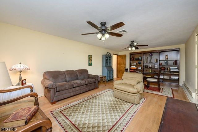 1 Ash Ln, Parsippany-troy Hills Twp., NJ 07034