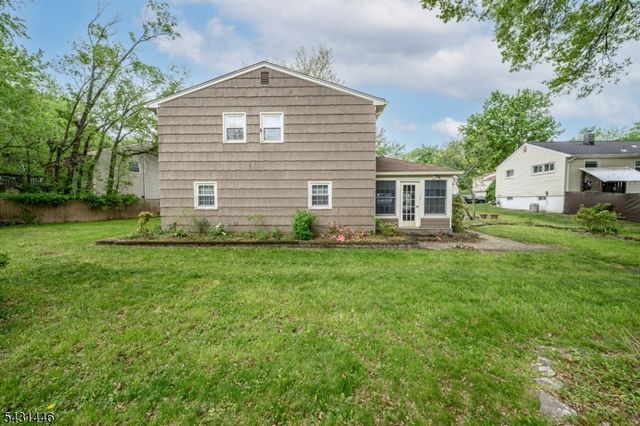1 Ash Ln, Parsippany-troy Hills Twp., NJ 07034