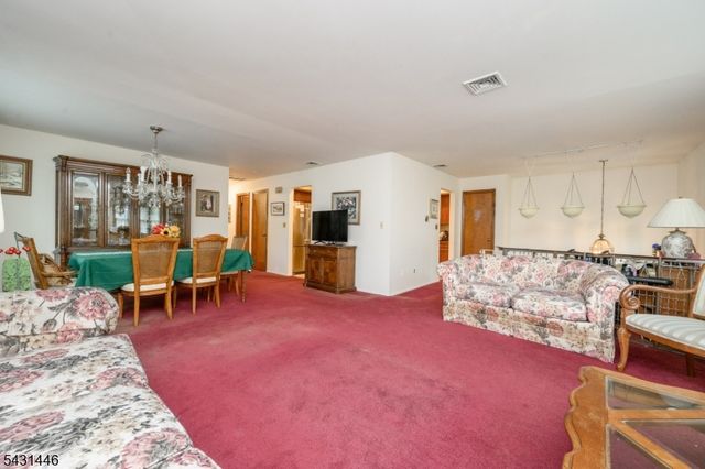 1 Ash Ln, Parsippany-troy Hills Twp., NJ 07034