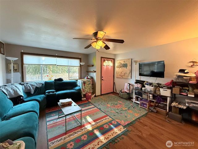 101 Edgewood Avenue, Elma, WA 98541