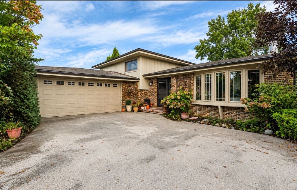 8740 W 99th Street, Palos Hills, IL 60465 — exterior