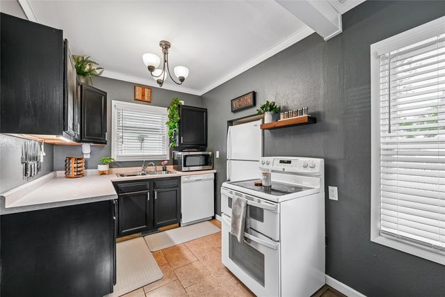 921 H Avenue NW, Cedar Rapids, IA 52405