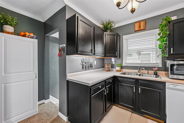 921 H Avenue NW, Cedar Rapids, IA 52405