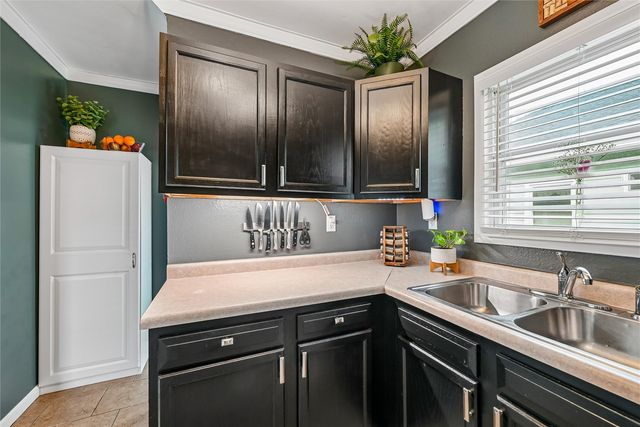 921 H Avenue NW, Cedar Rapids, IA 52405