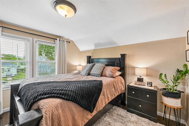 921 H Avenue NW, Cedar Rapids, IA 52405