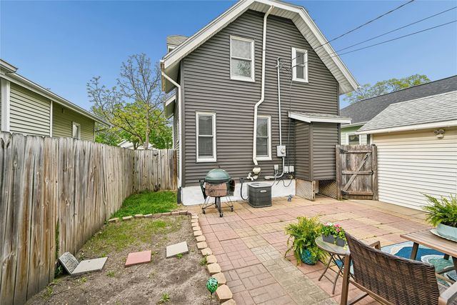 921 H Avenue NW, Cedar Rapids, IA 52405