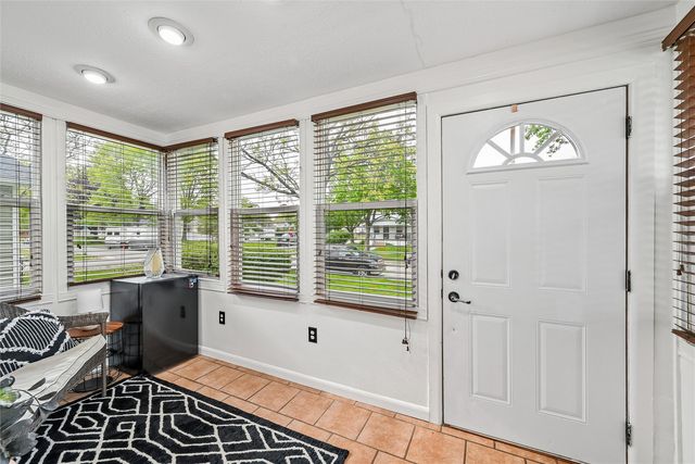 921 H Avenue NW, Cedar Rapids, IA 52405