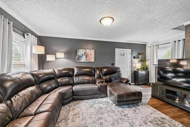 921 H Avenue NW, Cedar Rapids, IA 52405